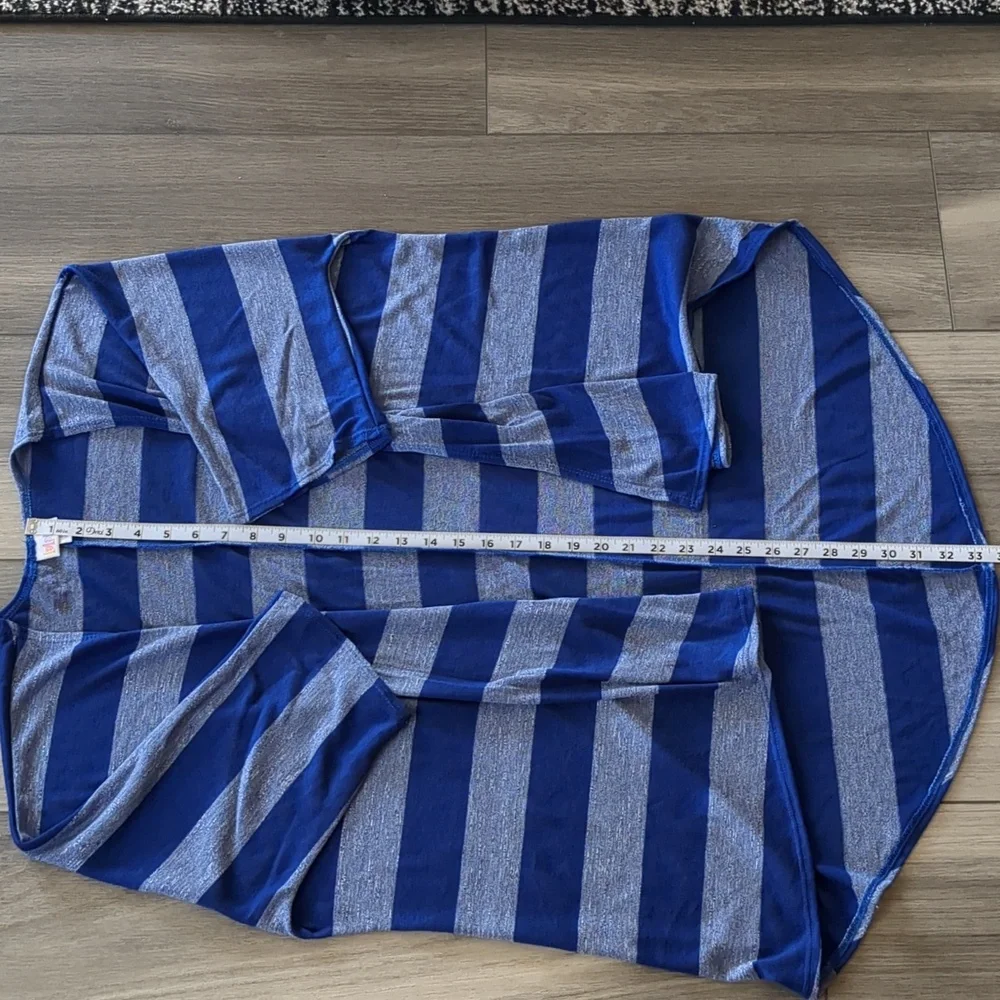 LuLaRoe Lindsay Cardigan Blue Striped Size Medium - Picture 3 of 6